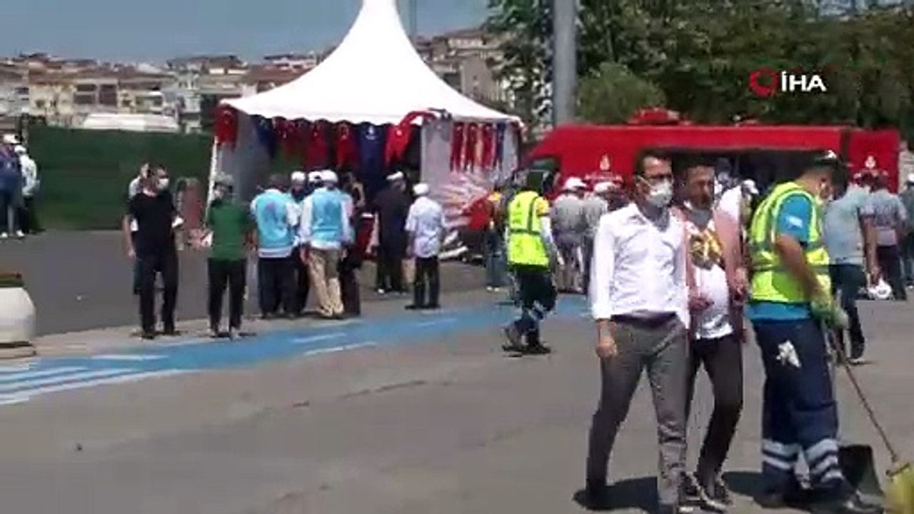 Ayasofya doldu, vatandaşlar Yenikapı’ya akın etti