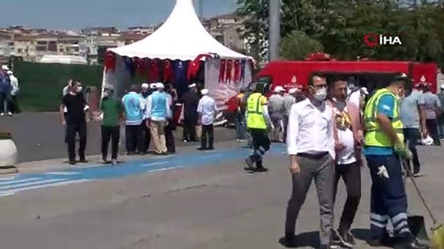 Ayasofya doldu, vatandaşlar Yenikapı’ya akın etti