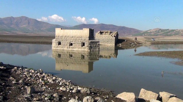 Baraj suyu yükselince eski demiryolu köprüsü yeniden suyun altında kaldı - GAZİANTEP