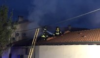 Cantù (CO) - Brucia il tetto di una casa, Vigili del Fuoco evitano il peggio (24.07.20)