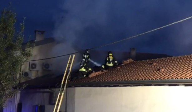Cantù (CO) - Brucia il tetto di una casa, Vigili del Fuoco evitano il peggio (24.07.20)
