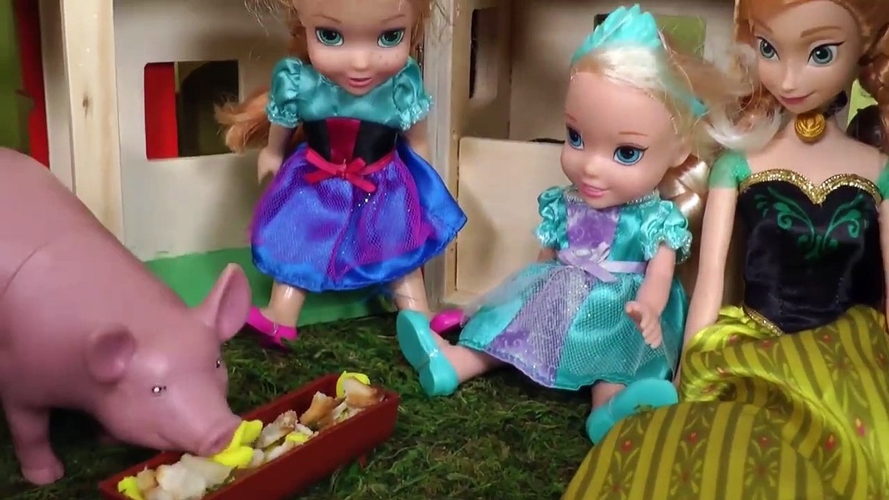 CHICKS ! Elsa & Anna toddlers - Chicken's Eggs - Farm