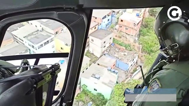 Imagens aéreas mostram sobrevoo da polícia em morros de Vitória