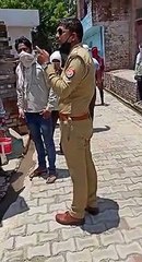 कोरोना पॉजिटिव मिलने के बाद मौके पर निरीक्षण करने पहुँचा प्रशासन