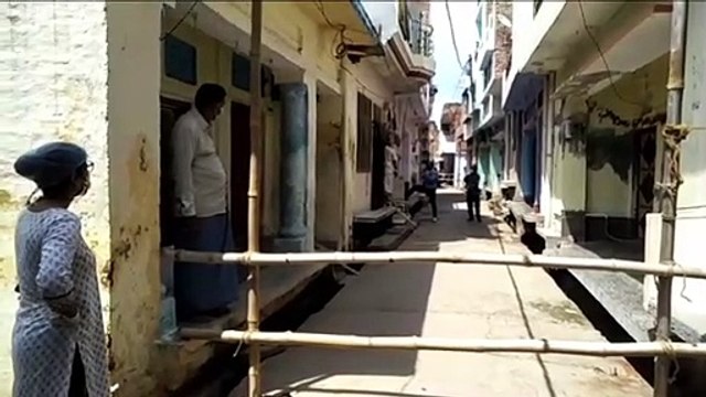 पॉजिटिव मरीज मिलने के बाद प्रशासन द्वारा गली को किया गया सील