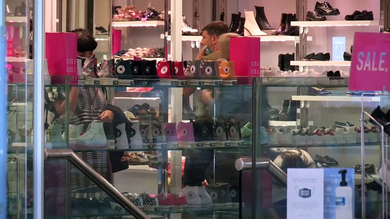 À Londres, l'obligation de porter le masque dans les magasins convainc
