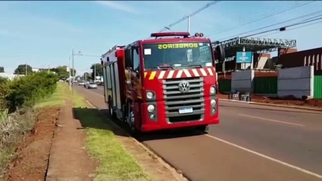 Corpo de Bombeiros é mobilizado para combater incêndio em vegetação