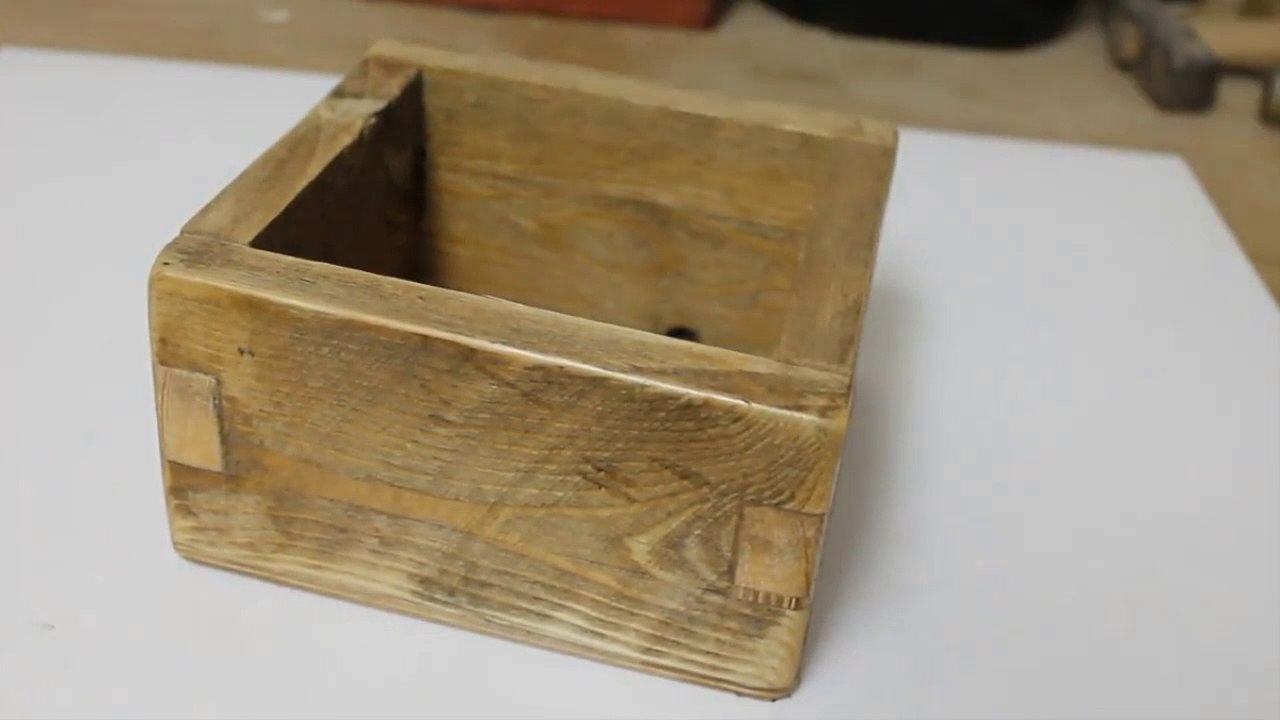 How to wood working make a wooden box with finger joints