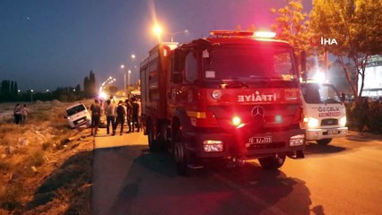 Ağaçlara çarpan otomobil yol ortasına devrildi: 2 yaralı