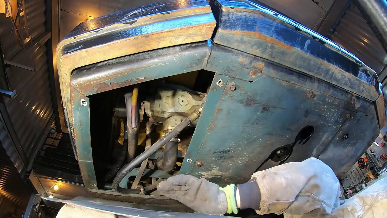Fixing up the new Yanmar excavator