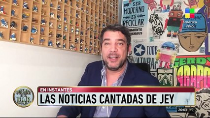 Adrián Cormillot mostró su colección de "Los Pitufos" en Polémica