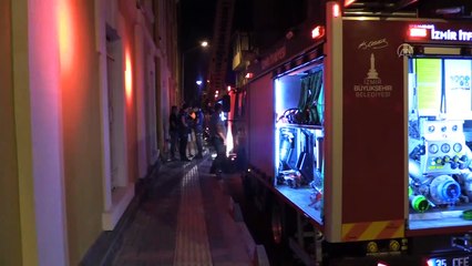 İzmir'de bir otel yangın nedeniyle boşaltıldı