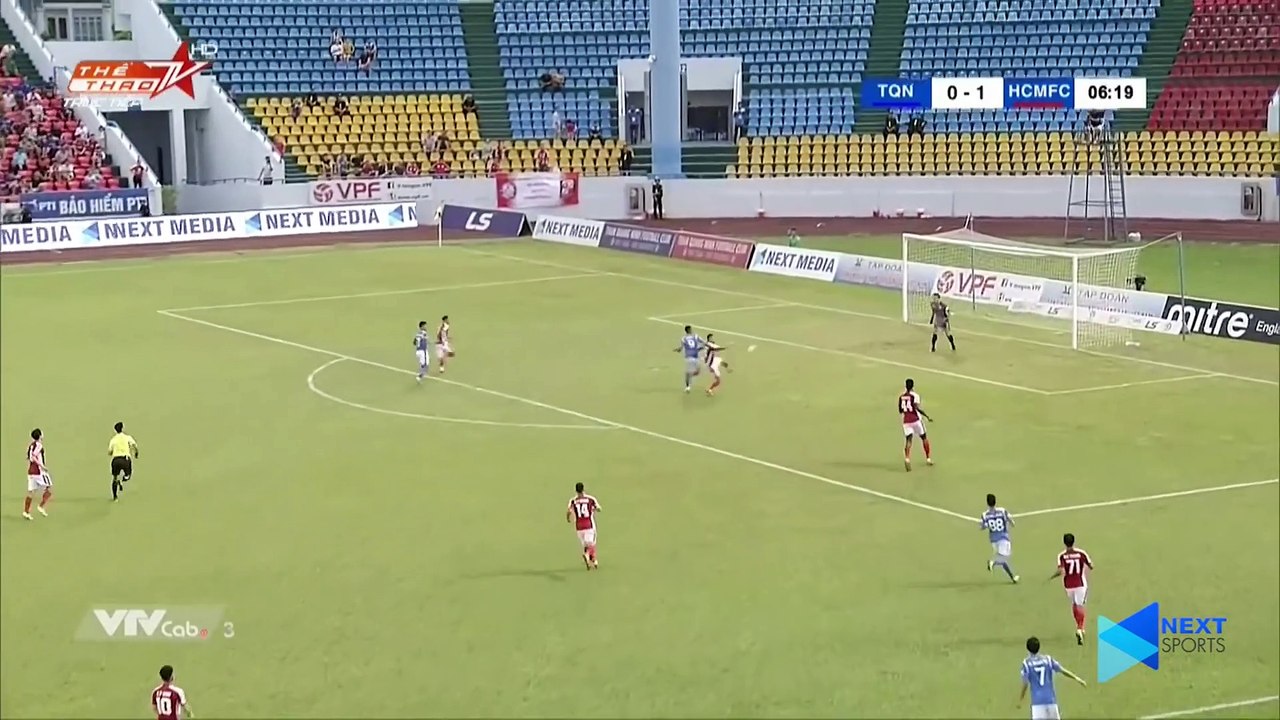 Bùi Tiến Dũng bay lượn cản phá, xứng danh -Người Nhện- - CLB TP. HCM - Than Quảng Ninh - NEXT SPORTS