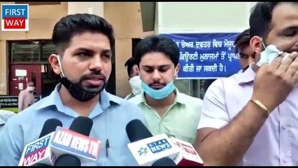 ਦੁਕਾਨ ਤੇ ਇੱਕ ਬੇਵੱਸ ਇਨਸਾਨ ਦਾ ਬਰਗਰ ਖਾਣਾਂ ਪਿਆ ਮਹਿੰਗਾ 15000_- ਵੀ ਦਿੱਤੇ ਤੇ ਕੁੱਟ ਵੀ ਖਾਧੀ [aLnVlI7EoEE]