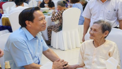 Xúc động chương trình gặp mặt bà mẹ Việt Nam anh hùng | VTC