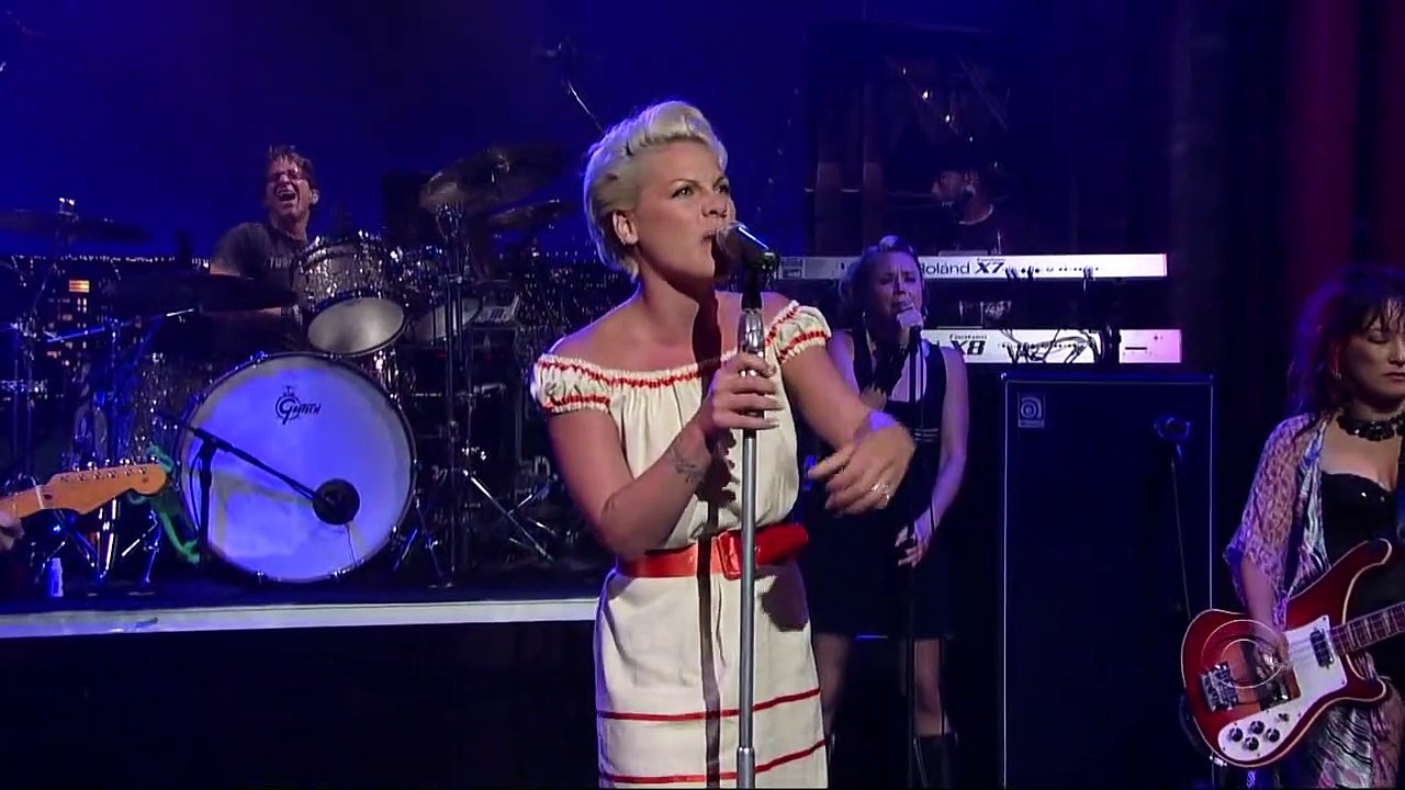 P!nk - Who Knew (Live @ The Late Show with David Letterman 2006) 720p
