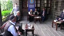 Vali Münir Karaloğlu, dengbejlerle buluştu - DİYARBAKIR