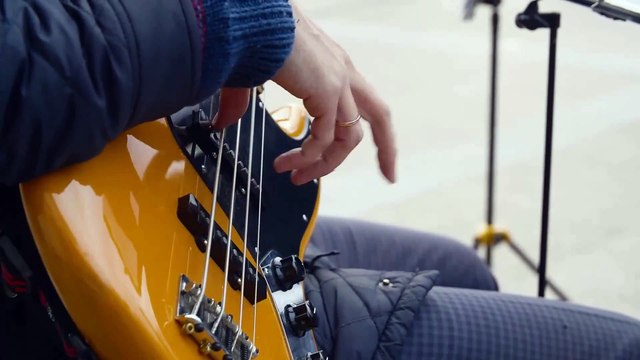 4) Music. Guitar Bass. Smile. Slynk. Dance et électro. Dramatique