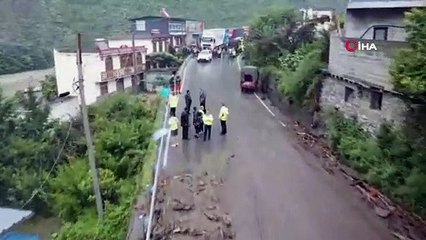 - Çin’de toprak kayması