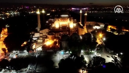 Скачать видео: Ayasofya-i Kebir Cami-i Şerifi'nde ilk sabah namazı kılındı