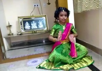 Bhagyada Lakshmi Baramma By Mananya ಬೇಬಿ ಮನನ್ಯ ಮುದ್ದಾಗಿ ಲಕ್ಷ್ಮೀನಾ ಕರೀತಿದ್ದಾಳೆ ಕೇಳಿ Boldsky Kannada