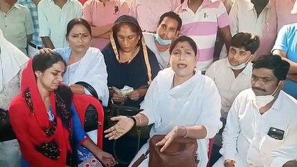 मृतक संजीत यादव के घर पहुचें किन्नर समाज के प्रदेश अध्यक्ष व राष्ट्रीय महामंत्री