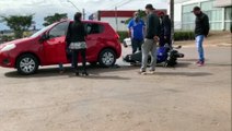 Acidente entre carro e moto é registrado na Rocha Pombo