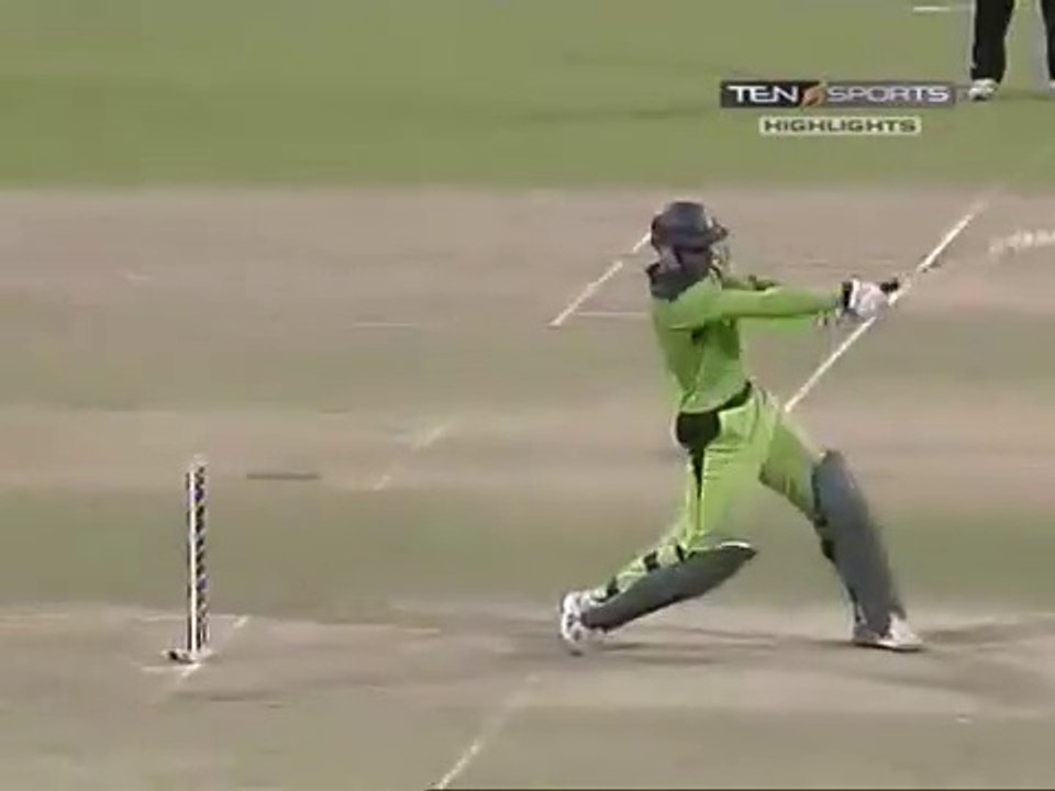 ABDUL RAZZAQ BEST BATTING AGAINST SOUTH AFRICA 109 off 72 BALLS  | MAKING PAKISTAN PROUD 