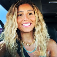 وصلة رقص لشبيهة دينا الشربيني بالمايوه