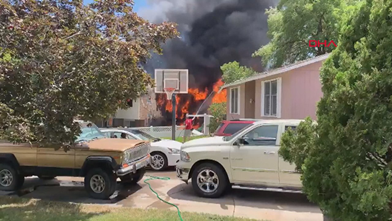 ABD'de uçak evin üzerine düştü 3 ölü 4 yaralı