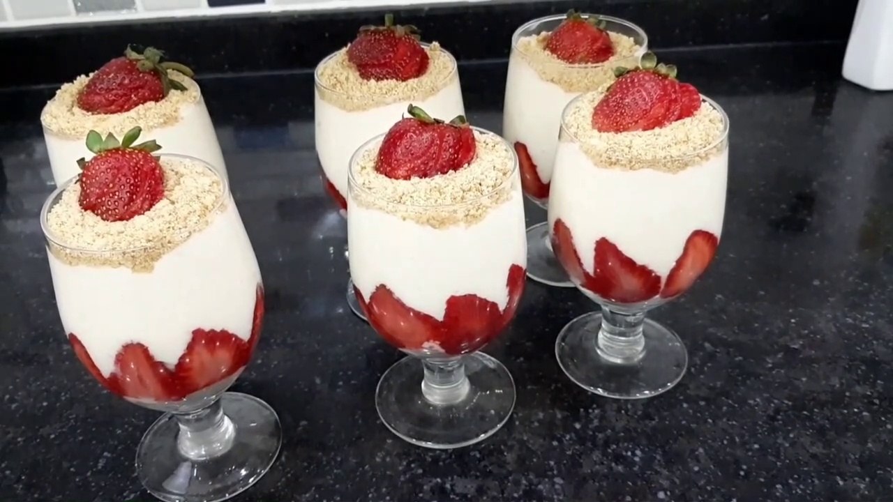 Çilekli Magnolia Tarifi