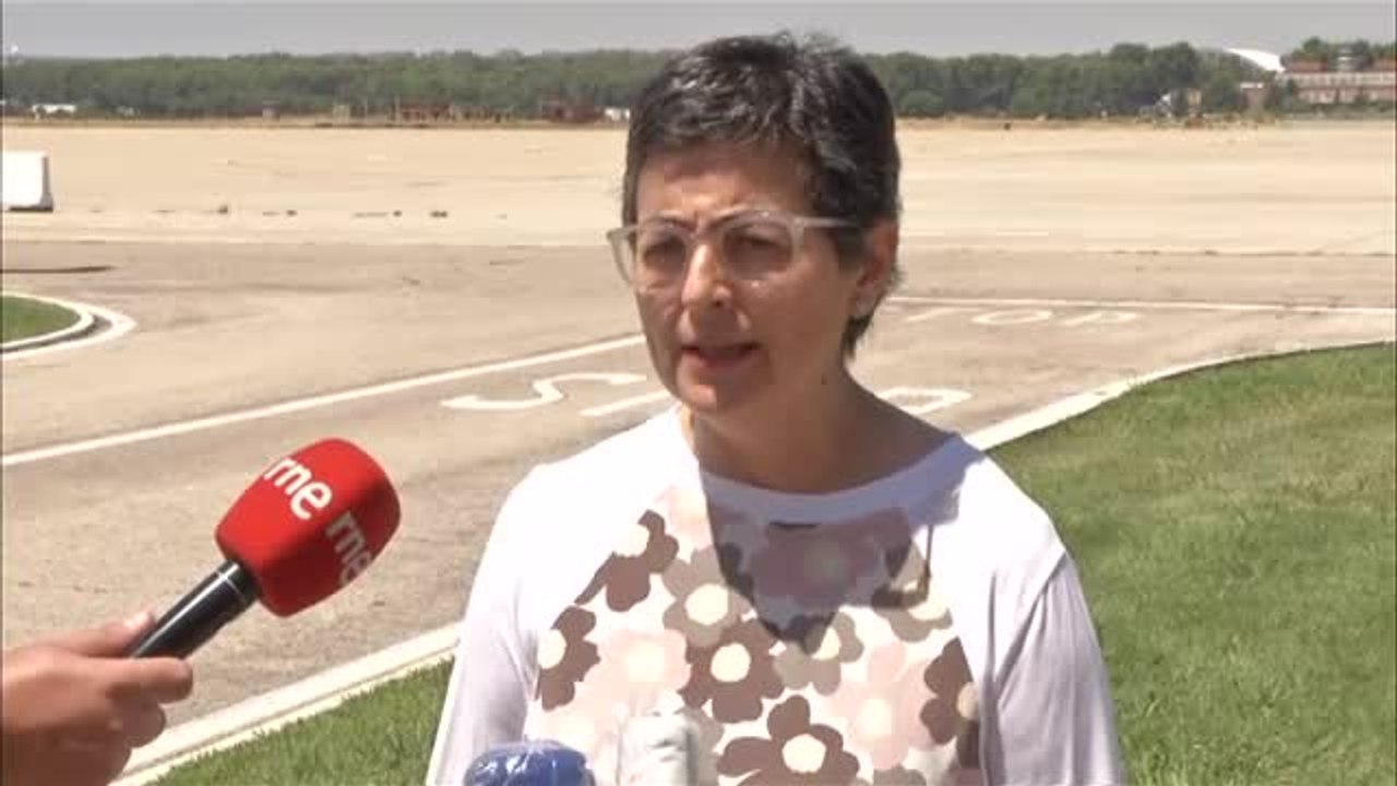 Gonzalez Laya insiste en que "España es un país seguro para el turismo" y que los brotes de Barcelona, Zaragoza y Lérida "están controlados"