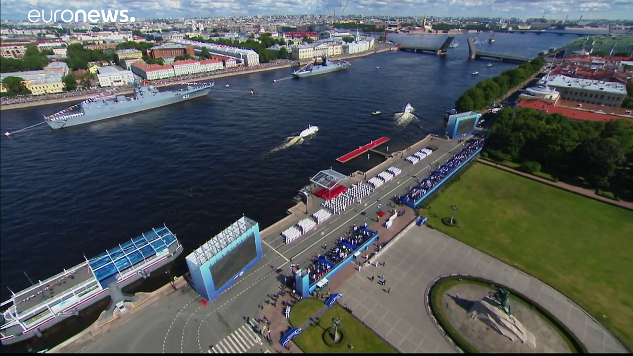 Russischer tag der marine - putin will kriegsschiffe aufrüsten
