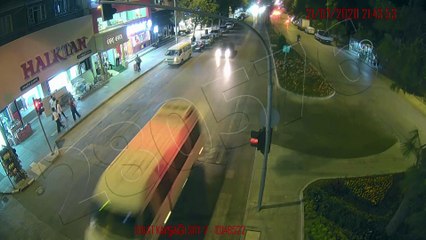 'Dur' ihtarına uymayan sürücü motosikletiyle otomobile çarparak yaralandı - ISPARTA