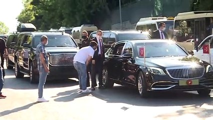 Cumhurbaşkanı Erdoğan, Tarabya'daki minibüsçülerle sohbet etti - İSTANBUL