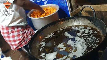 EXTREMELY Crispy Cauliflower Pakoda | Street Food Series