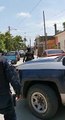 ¡Con un machete! Hombre amenaza a vecinos y policías en Mazatlán