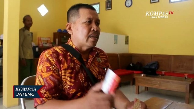 Tak Punya Ponsel Siswa Belajar Sendirian di SMP Negeri 1 Rembang