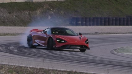 The new McLaren 765LT Track driving