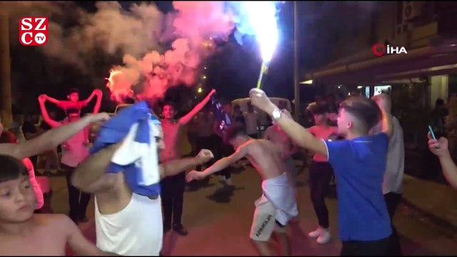 Adana Demirspor taraftarlarından coşkulu final kutlaması