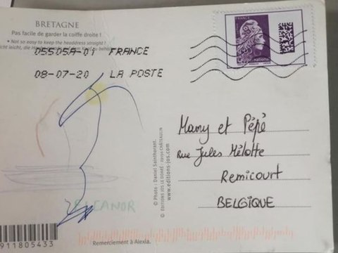 Un facteur mène l'enquête pour remettre la carte postale d'un enfant à ses grands-parents
