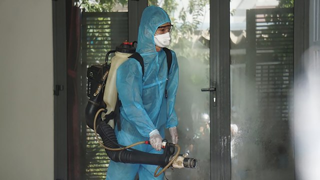 Đà Nẵng: Khử khuẩn 2 bệnh viện có người mắc Covid-19 đến khám