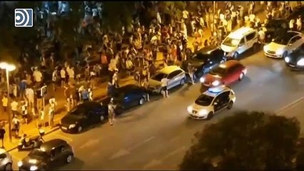 Los aficionados del Sabadell celebran el ascenso olvidándose de las normas sanitarias