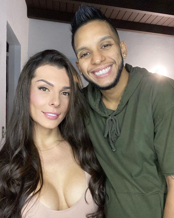 Danna Sultana y Esteban Landrau publican las primeras imágenes de su bebé