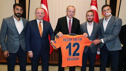 Cumhurbaşkanı Erdoğan, şampiyon Başakşehir'i kabul etti