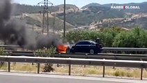 Hareket halindeki otomobil alev alev yandı