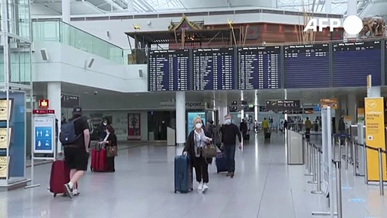 Bundesregierung stellt Corona-Testpflicht in Aussicht