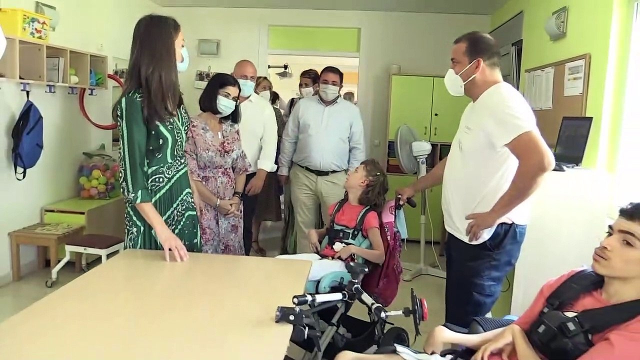 Los Reyes visitan en Navarra el centro de Aspace y la empresa das-Nano
