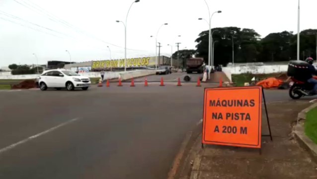 Obras seguem no viaduto da Rua Jacarezinho e motoristas devem evitar a região
