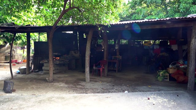 Mujer salvadoreña sepulta a sus padres y tres hermanos, víctimas de covid-19